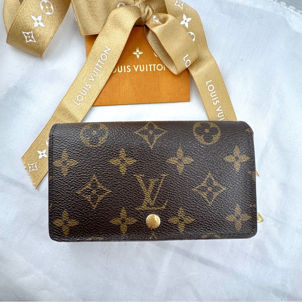 AUTHENTIC LOUIS VUITTON Monogram Porte-Monnaie Billets Tresor Wallet.